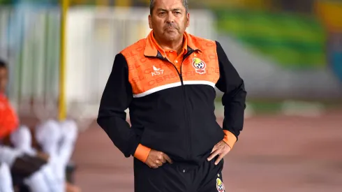 El adiestrador nacional dirigirá por séptimo año consecutivo a Cobresal
