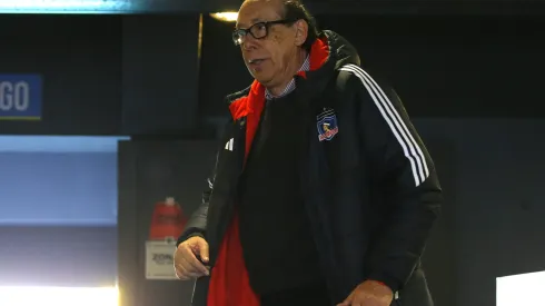 El presidente de Blanco y Negro, Alfredo Stohwing, ya había adelantado que el nuevo entrenador de Colo Colo no iba a estar antes de fin de año. (Foto: Sebastian Cisternas/Photosport)