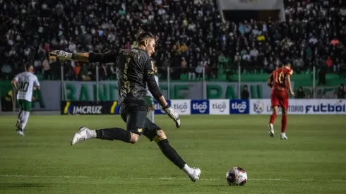El arquero chileno que brilla en el extranjero mantiene la ilusión de volver a Colo Colo. (Foto: Cedida)
