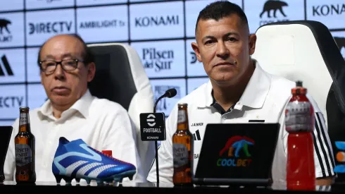 El nuevo entrenador de Colo Colo descartó trabajar junto con el astrólogo 
