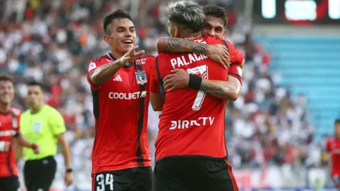 En Colo Colo se pusieron al día ante la FIFA. (Foto: Álex Díaz/Photosport)
