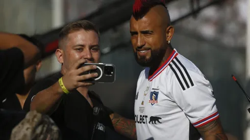 Arturo Vidal sigue a la espera que se resuelva su futuro en Colo Colo. (Foto: Jonnathan Oyarzún/Photosport)
