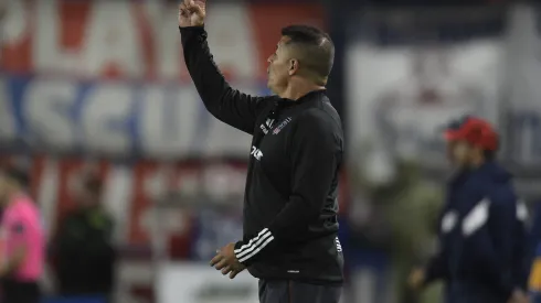 Jorge Almirón solicitó a tres refuerzos en Colo Colo. (Foto: Dante Fernández/Focouy/Photosport)