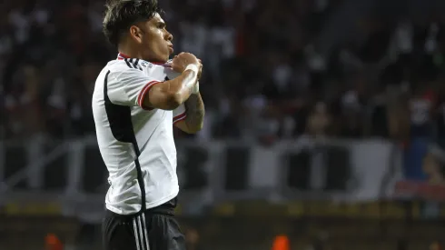 Carlos Palacios continuaría en Colo Colo este 2024. (Foto: Andrés Pina/Photosport)
