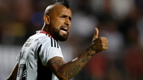 Arturo Vidal arrastró un nuevo auspiciador a Colo Colo. (Foto: Photosport)
