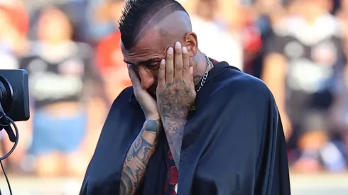 Arturo Vidal se emocionó en su gran bienvenida en Colo Colo con un Estadio Monumental repleto. (Foto: Photosport)
