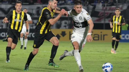 Reportan que Olimpia rechaza oferta de Colo Colo por Guillermo Paiva.