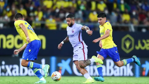 Tomás Alarcón entrega su opinión sobre la cartulina azul.
