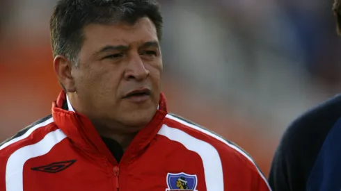 Claudio Borghi detecta una falencia en la defensa de Colo Colo. (Foto: Photosport)
