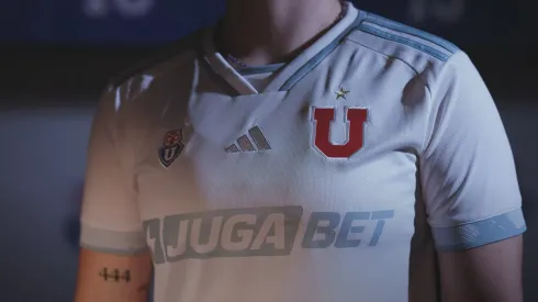 ¡Atención Azules! Así es la nueva camiseta alternativa de la U 2024