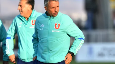 Gustavo Álvarez prepara el debut de la U. (Foto: Photosport)
