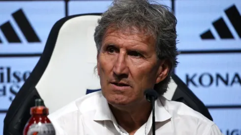 Daniel Morón se refiere al mercado de fichajes de los Albos. (Foto: Photosport)
