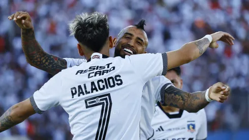 Desde Argentina destacan a Arturo Vidal y Carlos Palacios en Colo Colo. (Foto: Marcelo Hernández/Photosport)

