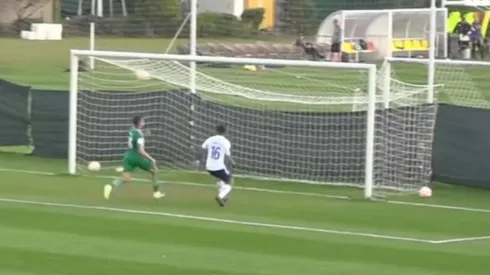 Jordhy Thompson vuelve a anotar en el FC Orenburg. (Foto: Captura)
