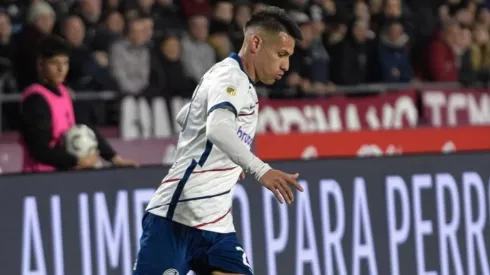 Carlos Auzqui vivirá su primera experiencia en el fútbol chileno.