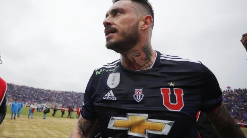 Mauricio Pinilla fue recibido de gran forma por los hinchas de la U. (Foto: Photosport)
