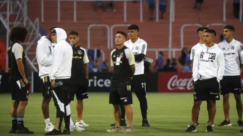 En Colo Colo hay dos jugadores que van quedando rezagados para la temporada 2024. (Foto: Jonnathan Oyarzun/Photosport)

