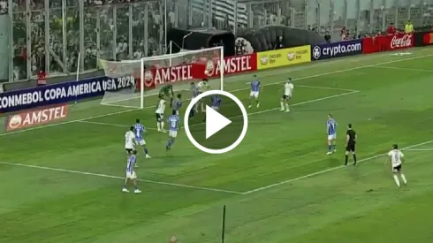 Peluca tuvo la más clara de los albos en el primer tiempo
