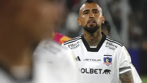 Arturo Vidal volvió a encender las alarmas en Colo Colo. (Foto: Jonnathan Oyarzún/Photosport)