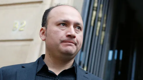 Valladares golpea la mesa tras conocer la sanción a Colo Colo.
