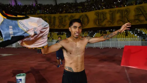 Luciano Cabral recibe elogios (Foto: Photosport)
