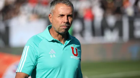 Gustavo Álvarez le dedicó potente arenga al plantel de la U.
