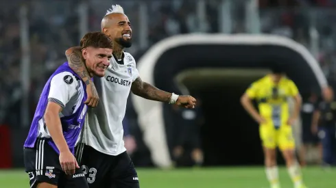 Arturo Vidal celebró el paso de Colo Colo a la fase de grupos de Copa Libertadores. (Foto: Dragomir Yankovic/Photosport)
