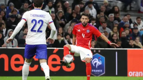 Fanáticos de Independiente están muy conformes con Mauricio Isla. (Foto: Photosport) 
