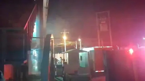 Se produjo un incendio en el cableado del generador de respuesto del Zorros del Desierto. (Foto: Loa Sport)
