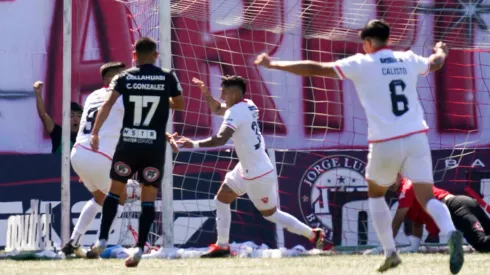 Tabla: Derrota de Iquique le deja la mesa servida a la U