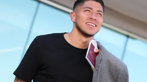 Los jugadores de Colo Colo sorprendieron con nuevas tenidas para el viaje a Brasil. (Foto: Colo Colo)
