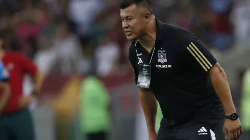 Jorge Almirón no coincidió con el VAR en el gol anulado a Colo Colo. (Foto: Pier Giorgio/Photosport)
