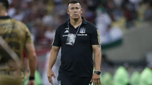 Jorge Almirón arriesga una nueva sanción en Colo Colo. (Foto: Pier Giorgio/Photosport)
