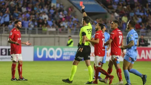 En la UC sueñan con poder absolver a Eugenio Mena de su expulsión
