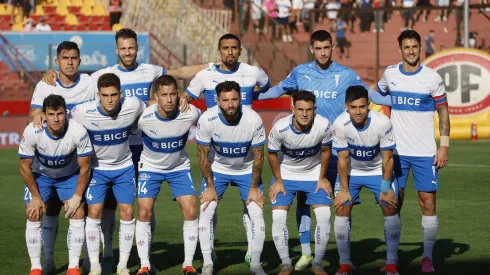 Universidad Católica tiene formación para recibir a Colo Colo. (Foto: Photosport)

