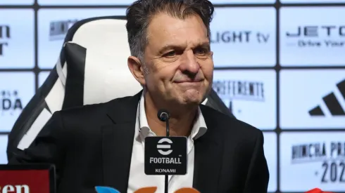 Aníbal Mosa comenzó su tercer mandato en Blanco y Negro. (Foto: @ColoColo)
