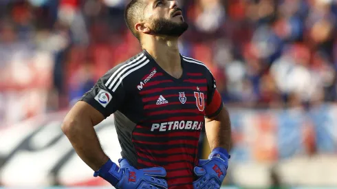 Johnny Herrera lamenta lo que vive jugador de la U.
