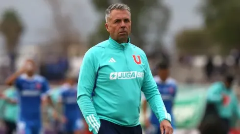 Gustavo Álvarez deja fuera del partido entre la U y La Calera a canterano. 
