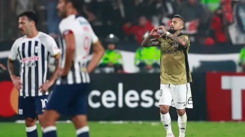 Arturo Vidal le dio el empate a Colo Colo en su visita a Alianza Lima. (Foto: Daniel Apuy/Photosport)
