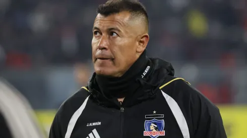 Jorge Almirón ha recibido una lluvia de críticas por lo realizado con Colo Colo. (Foto: Dragomir Yankovic/Photosport)
