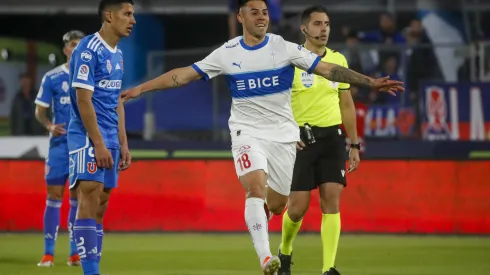 Alexander Aravena tendría los días contados en la UC.
