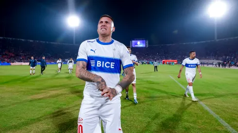 Nicolás Castillo tendría un pie fuera de la UC por polémicos gestos (Foto: Photosport)
