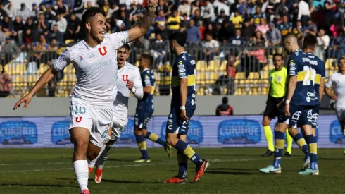 Aseguran que Lucas Assadi debe ganarse la titularidad en la U y después se puede pensar en una venta. (Foto: Photosport)
