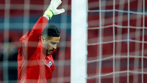 Claudio Bravo habría sufrido un esguince de rodilla<br />
Andres Pina/Photosport