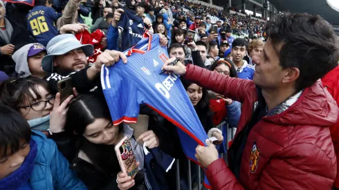 Diego Rivarola volvió al fútbol y fue acompañado por los hinchas de Universidad de Chile.
