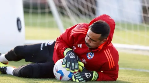 ¿Juega o no? Actualizan el estado de Claudio Bravo