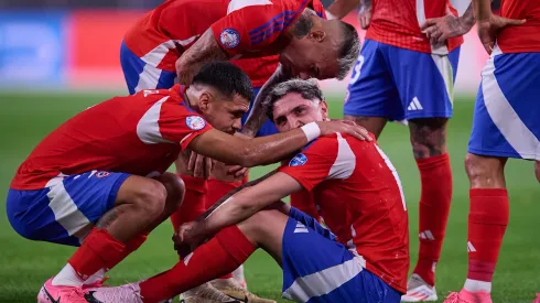 Diego Valdés salió entre lágrimas tras sufrir una lesión en La Roja.
