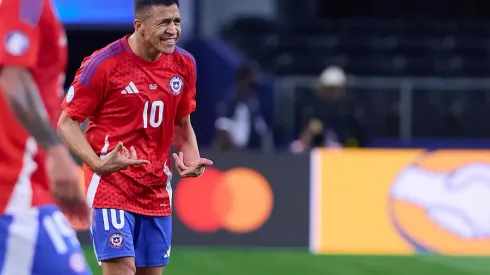 Alexis Sánchez recibe nuevo apodo por parte de hermano de figura peruana