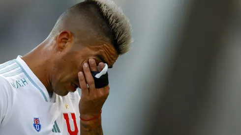 Leandro Fernández fue expulsado en partido de la U. (Foto: Photosport)
