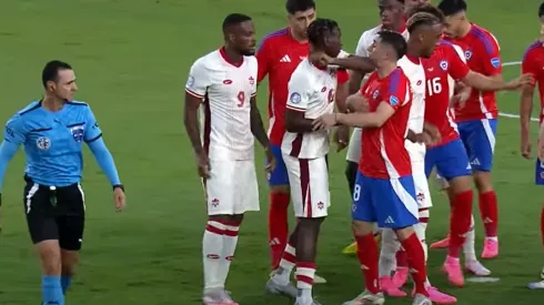 Rodrigo Echeverría recibió codazo que quedó sin sanción (Foto: Conmebol Cop América)
